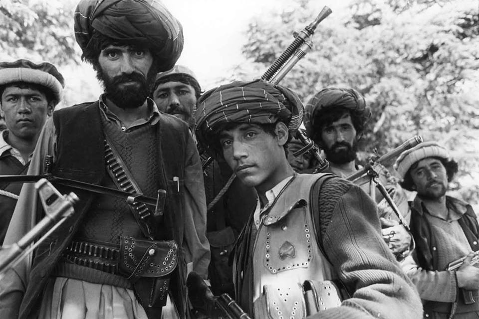 التدخل السوفييتي في افغانستان 1979-1989  The-afghan-warriors-during-the-soviet-war